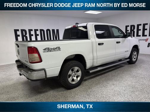 Bright White Clearcoat 2024 RAM 1500 Big Horn/Lone Star