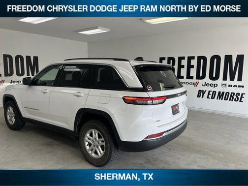 2023 Jeep Grand Cherokee Laredo