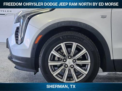 Radiant Silver Metallic 2019 Cadillac XT4 Sport