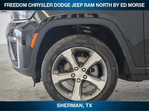 Diamond Black Crystal Pearlcoat 2026 Jeep Grand Cherokee Limited