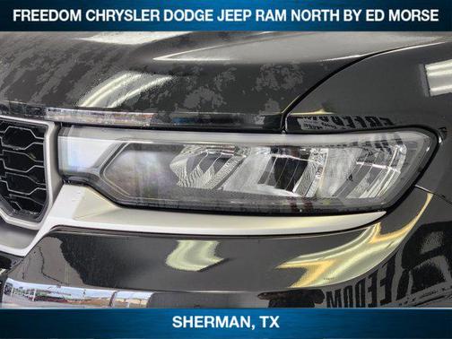 Diamond Black Crystal Pearlcoat 2026 Jeep Grand Cherokee Limited