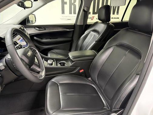 Bright White Clearcoat 2024 Jeep Grand Cherokee L Limited