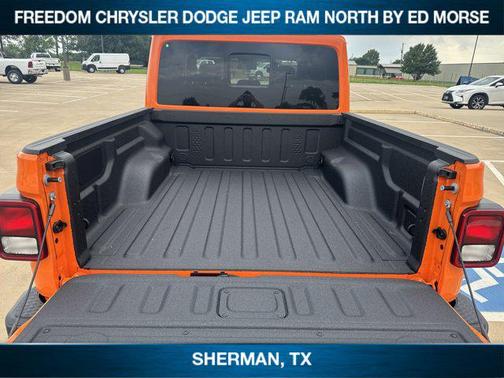 2025 Jeep Gladiator High Tide