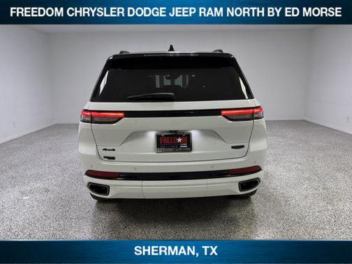 Bright White Clearcoat 2024 Jeep Grand Cherokee Summit