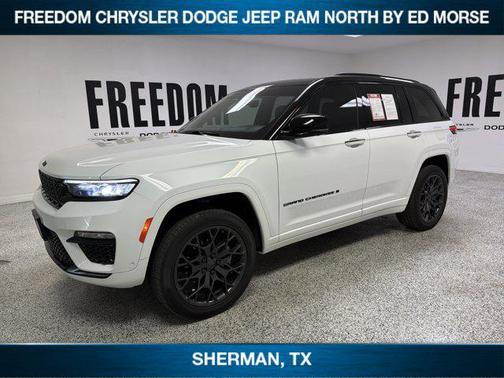 Bright White Clearcoat 2024 Jeep Grand Cherokee Summit