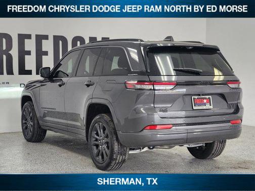 Baltic Gray Metallic Clearcoat 2026 Jeep Grand Cherokee Limited