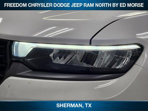 Bright White Clearcoat 2026 Jeep Grand Cherokee Summit