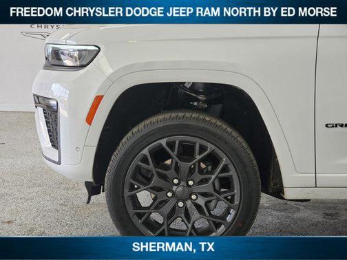 Bright White Clearcoat 2026 Jeep Grand Cherokee Summit