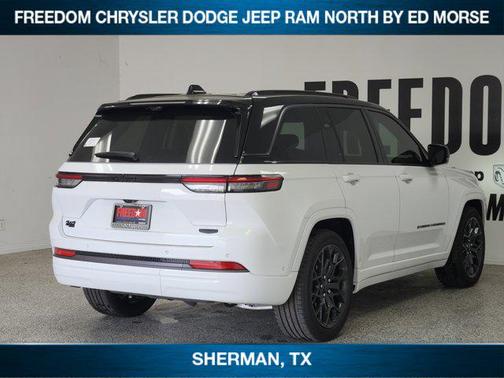 Bright White Clearcoat 2026 Jeep Grand Cherokee Summit