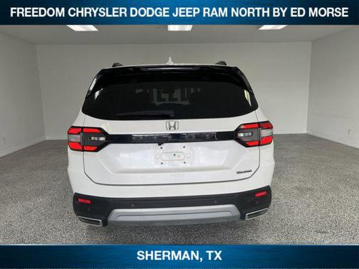 2023 Honda Pilot Touring 8-Passenger