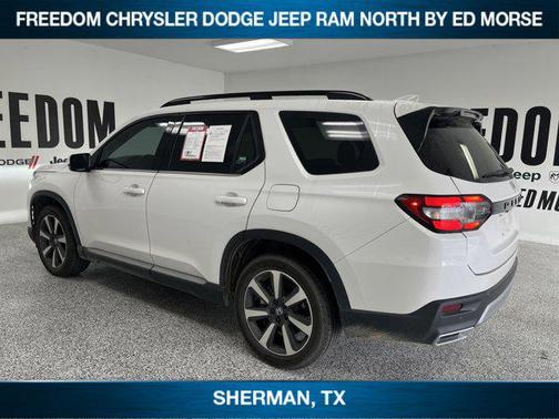 2023 Honda Pilot Touring 8-Passenger