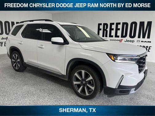 2023 Honda Pilot Touring 8-Passenger