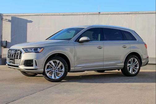 2022 Audi Q7 55 Premium Plus