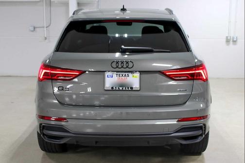 2025 Audi Q3 Premium 45 TFSI S line quattro Tiptronic