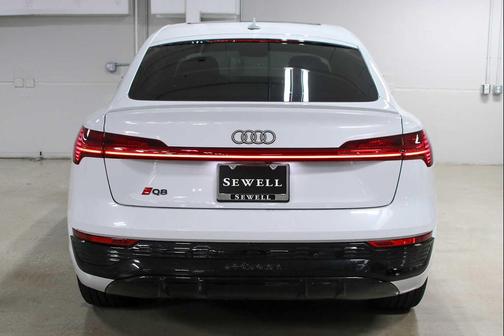 2024 Audi Q8 e-tron Prestige