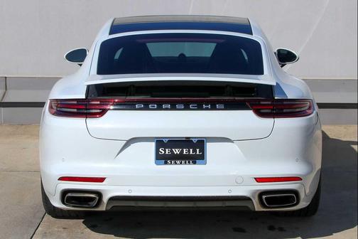 2018 Porsche Panamera 4