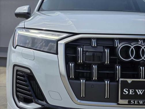 2025 Audi Q7 55 Premium Plus