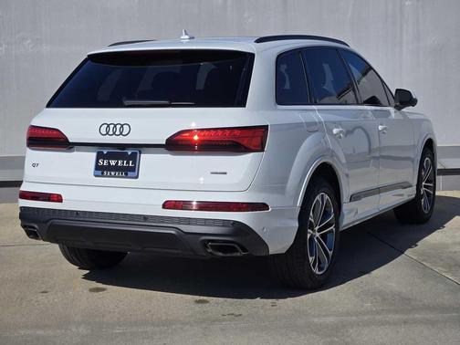 2026 Audi Q7 45 Premium Plus