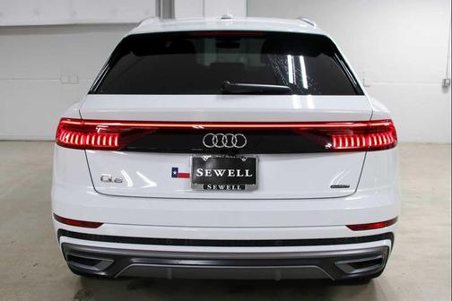 Glacier White Metallic 2022 Audi Q8 55 Premium Plus