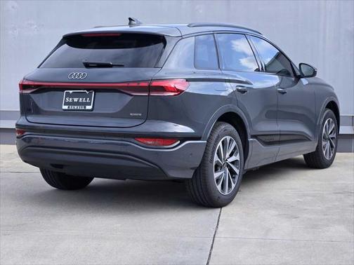 2025 Audi Q6 e-tron Premium quattro