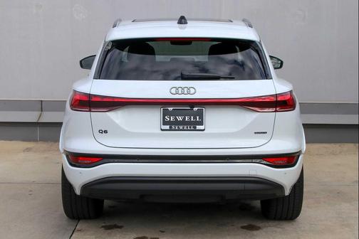 2025 Audi Q6 e-tron Premium Plus quattro
