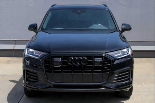 2022 Audi Q7 45 Premium Plus