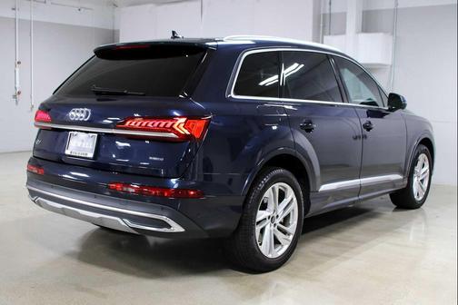 2023 Audi Q7 45 Premium Plus