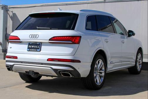 2025 Audi Q7 55 Premium Plus
