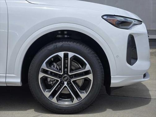 2025 Audi Q5 Premium