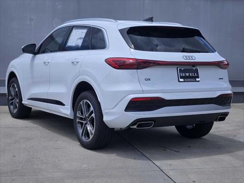 2025 Audi Q5 Premium