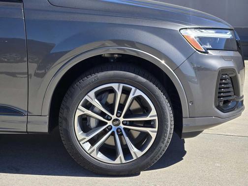 2026 Audi Q7 55 Premium