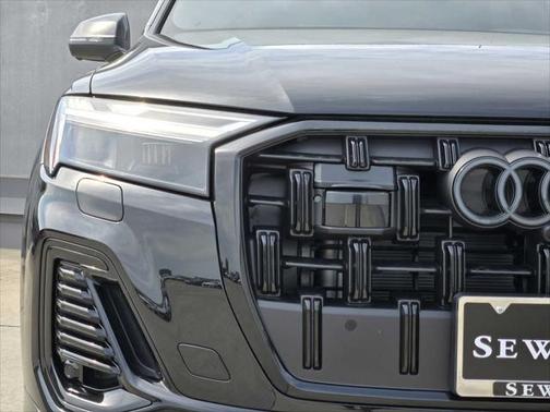 2025 Audi Q7 45 Premium Plus