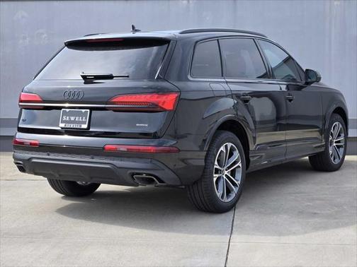 2025 Audi Q7 45 Premium Plus