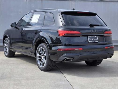 2025 Audi Q7 45 Premium Plus
