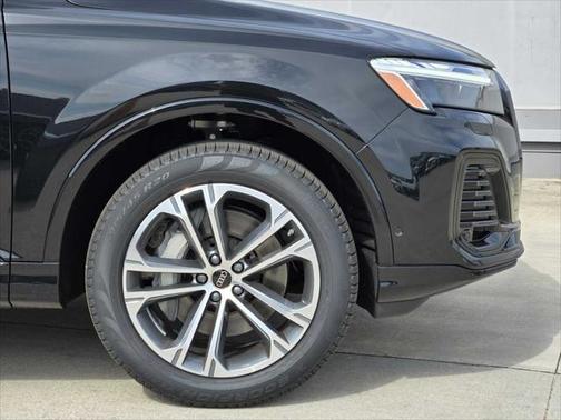 2025 Audi Q7 45 Premium Plus