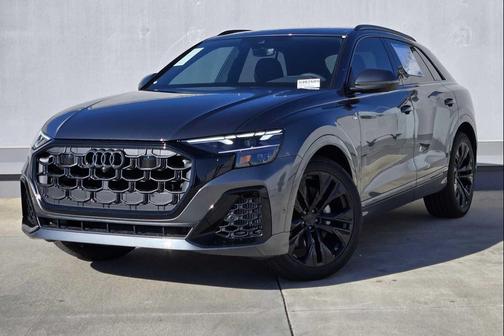 Daytona Gray Pearl Effect 2026 Audi Q8 55 Premium Plus