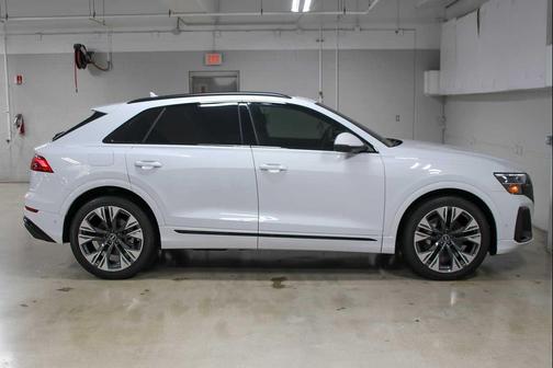 2024 Audi Q8 55 Prestige