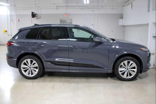 2025 Audi Q6 e-tron Premium Plus