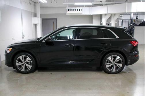 2024 Audi Q8 e-tron Premium Plus