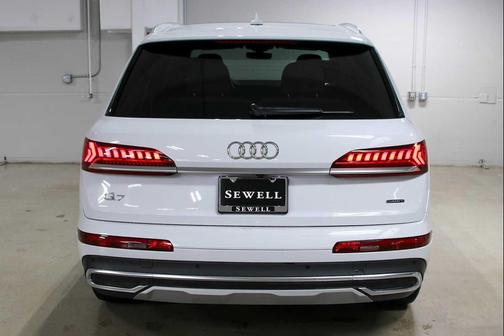 2023 Audi Q7 55 Premium Plus