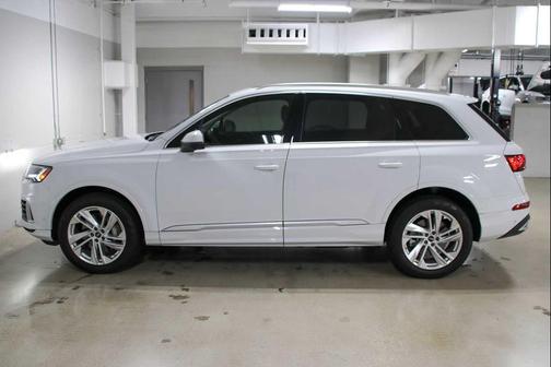 2023 Audi Q7 55 Premium Plus