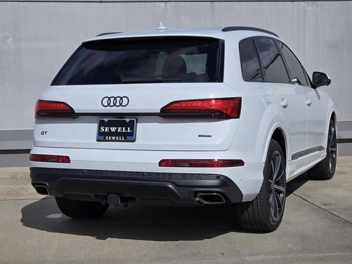 2026 Audi Q7 45 Premium Plus