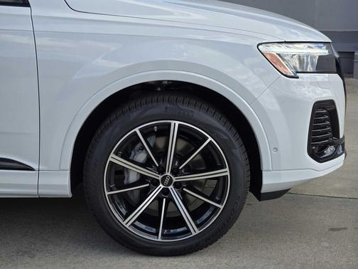 2026 Audi Q7 45 Premium Plus