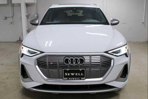 Glacier White Metallic 2022 Audi e-tron S Premium Plus