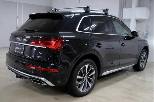 Mythos Black Metallic 2023 Audi Q5 45 S line Premium Plus