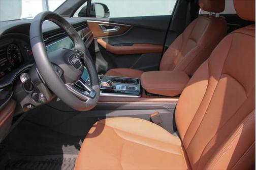 2025 Audi Q7 45 Premium Plus