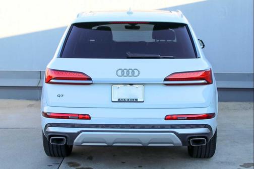 2025 Audi Q7 45 Premium Plus