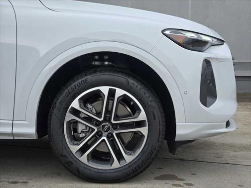 2025 Audi Q5 Premium
