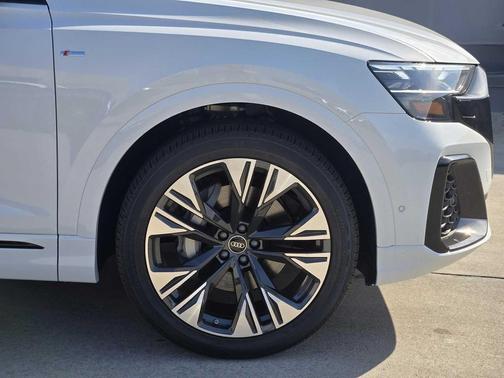 2026 Audi Q8 55 Premium Plus