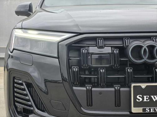 2025 Audi Q7 55 Premium Plus
